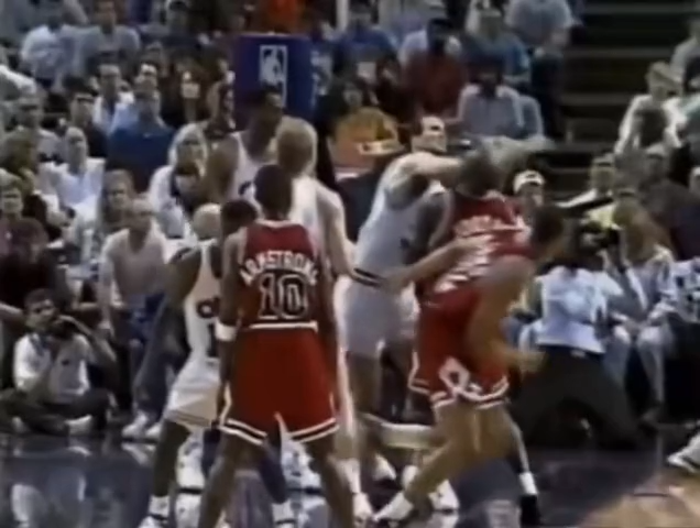 May 25, 1992: Sending A (il) Messagge(ro)🏀