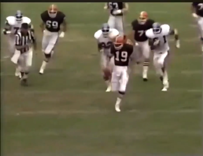 October 1, 1989: Run Bernie, Run!🏈